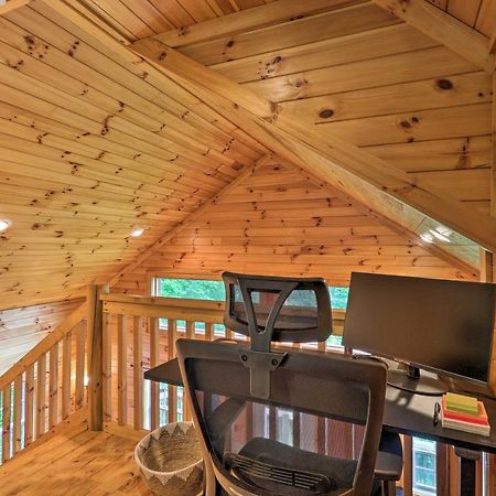 Cozy Boone Cabin With Deck Close To Downtown! Eksteriør billede