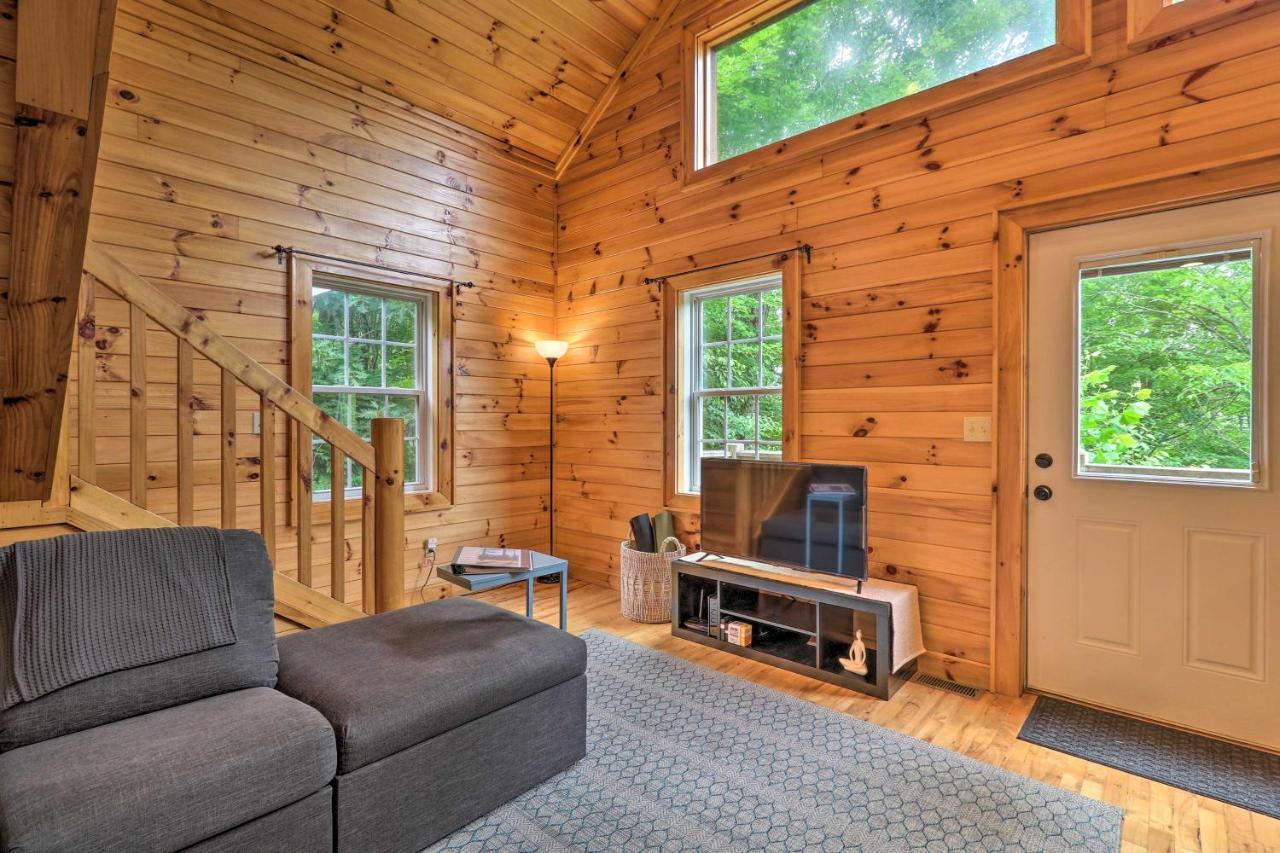 Cozy Boone Cabin With Deck Close To Downtown! Eksteriør billede